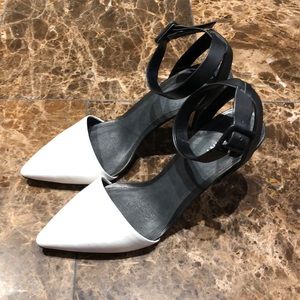 **NEW** Shoemint Shyann ankle strap pumps.